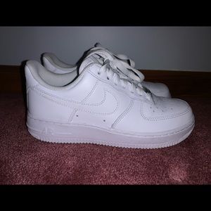 Woman’s size 6 Nike Air Force 1 Low White